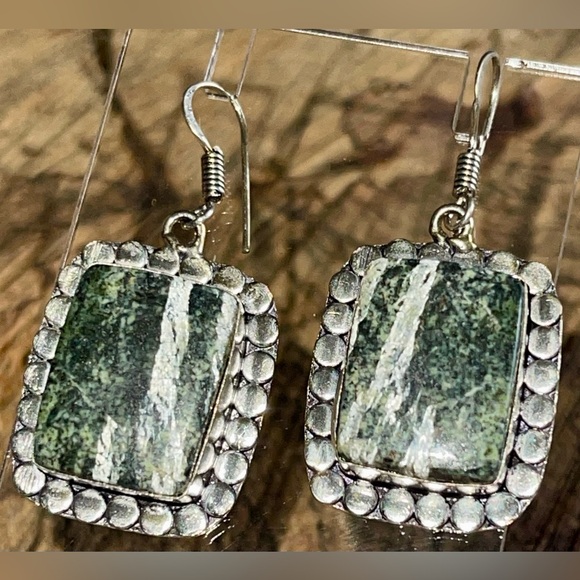 Chrysotile in Serpentine Earrings 1 7/8” - Picture 2 of 8